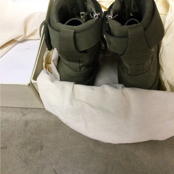 Olive Green High-Top Sneakers main image 11